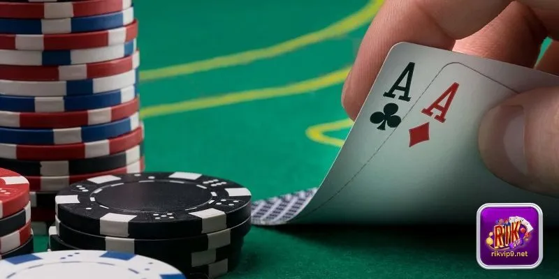 Luật chơi bài Poker có tính đối kháng